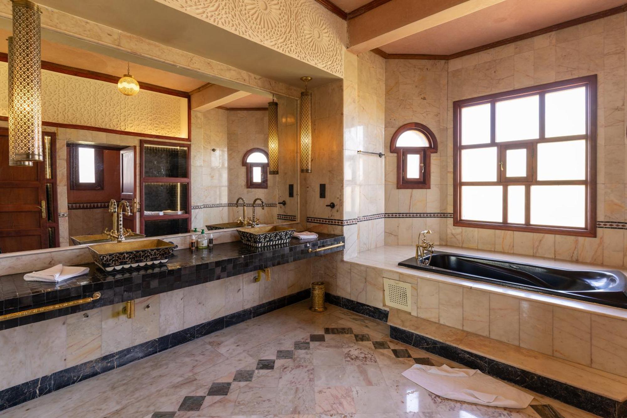 Nomadz Palace Touggana Екстериор снимка